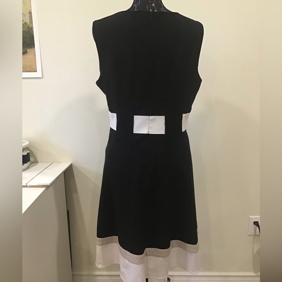 Classic Calvin Klein Black Dress with black and white details - Picture 4 of 9